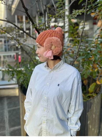 【サイドのプードルが印象的🐩ニット帽】