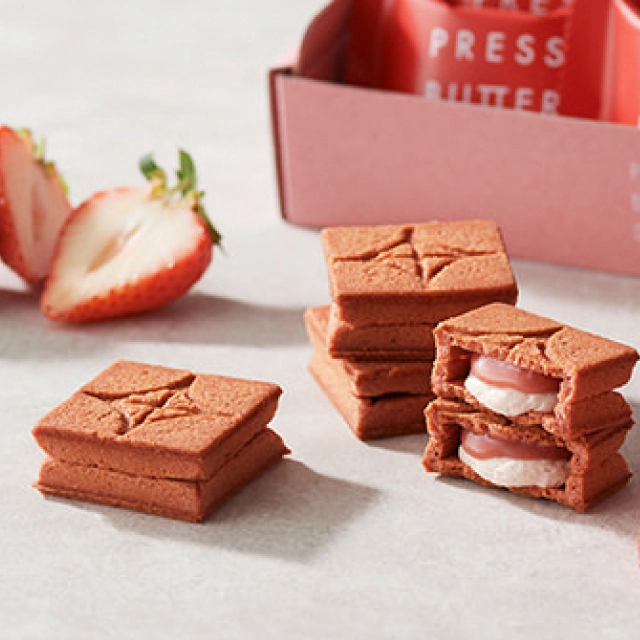プレスバターサンド〈あまおう苺〉