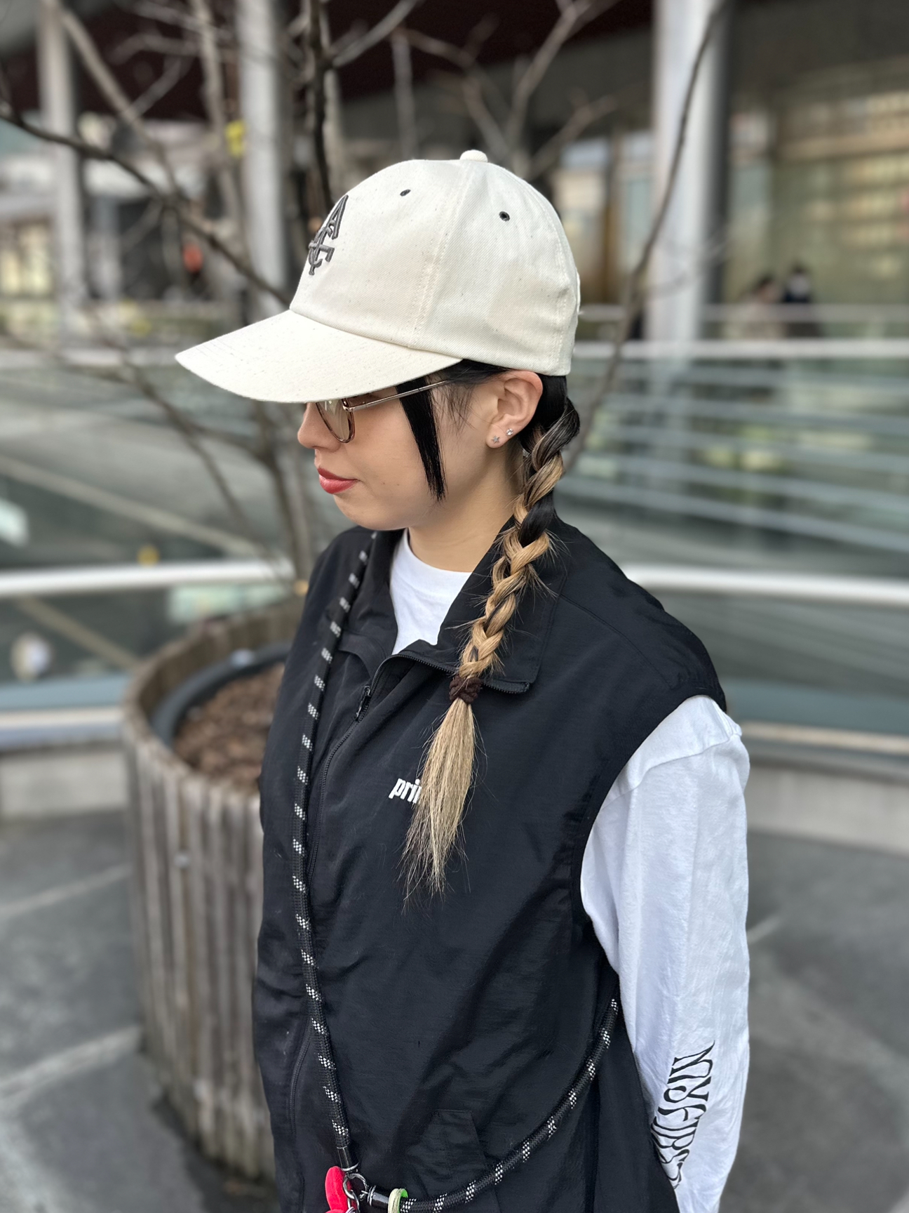 方位磁石に寄せたCA4LAロゴ付き＄キャップ】 │カシラ