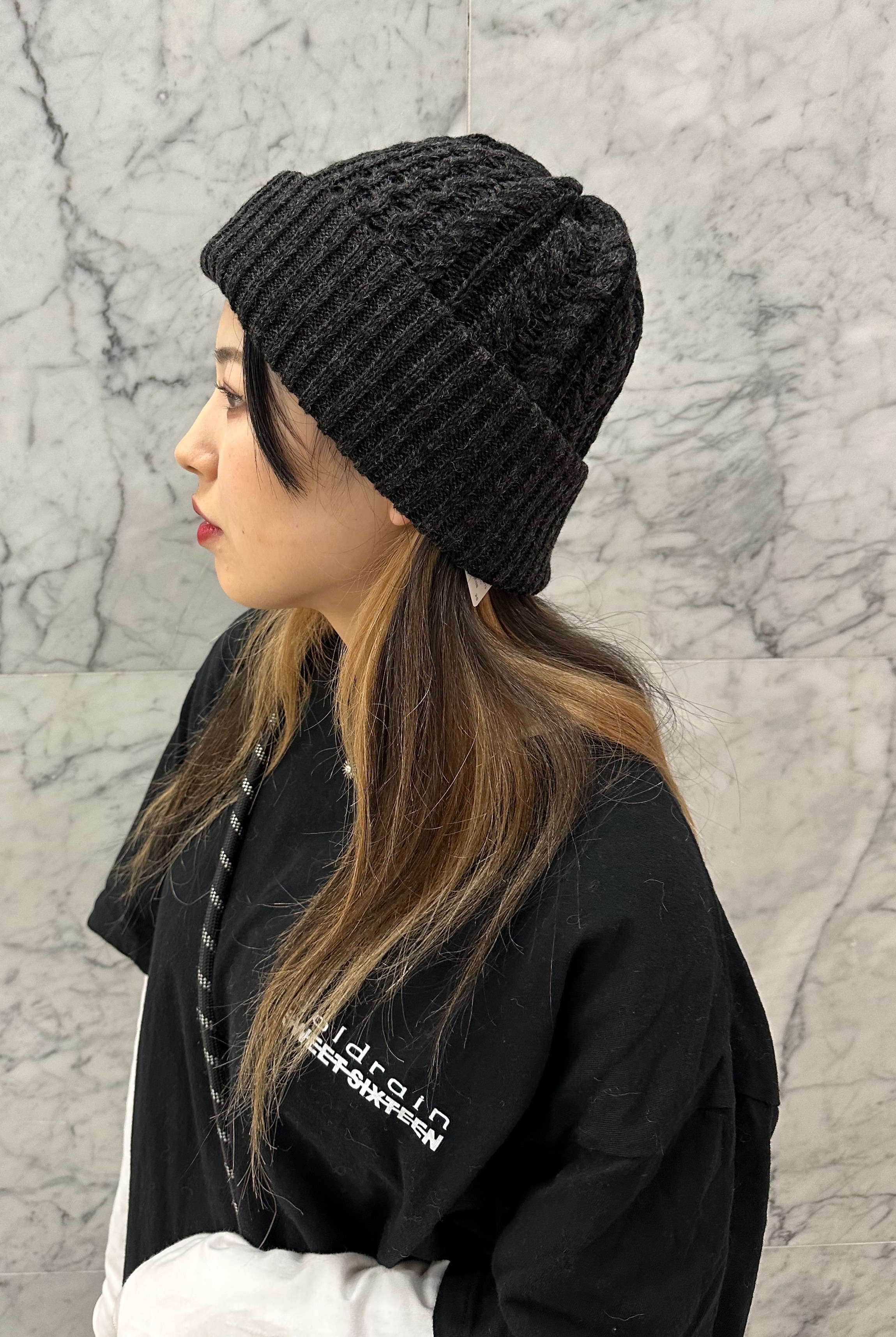 ☆たっぷりゆったりラメ入りネップ 後ろに垂れるニット帽☆ブラック