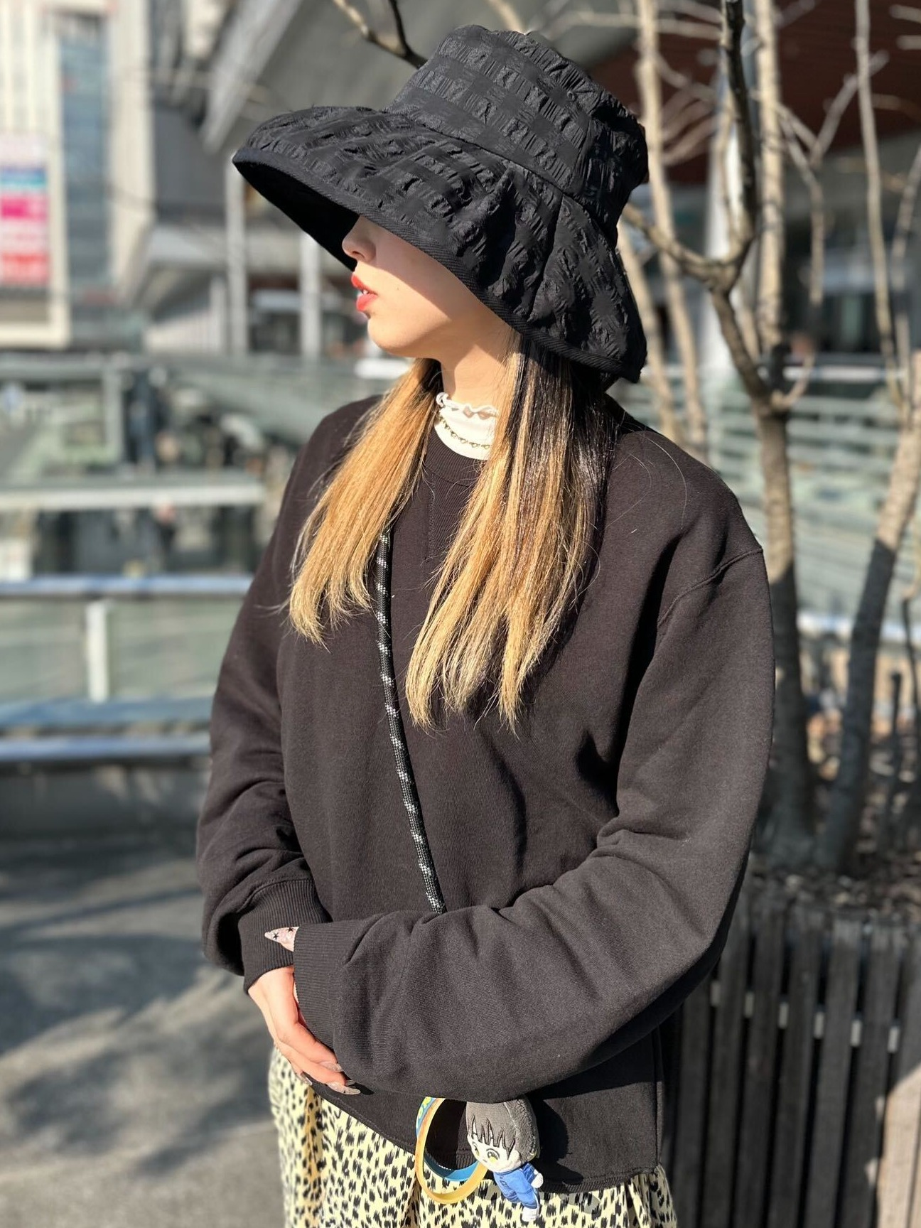 チェック柄がさりげなくキュートな印象に⁑毎年大人気のツバ広ハット