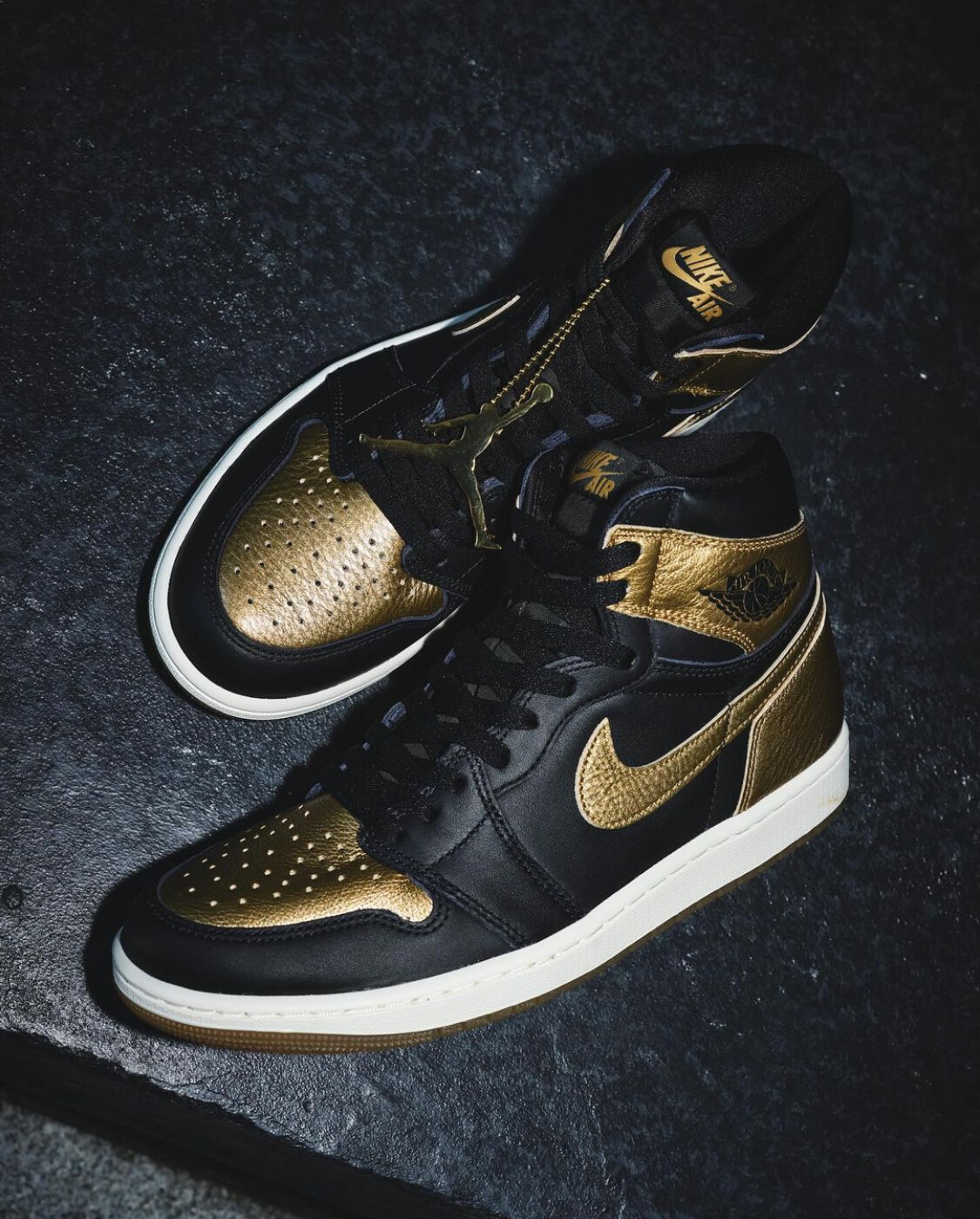 AIR JORDAN 1 RETRO HIGH OG 
