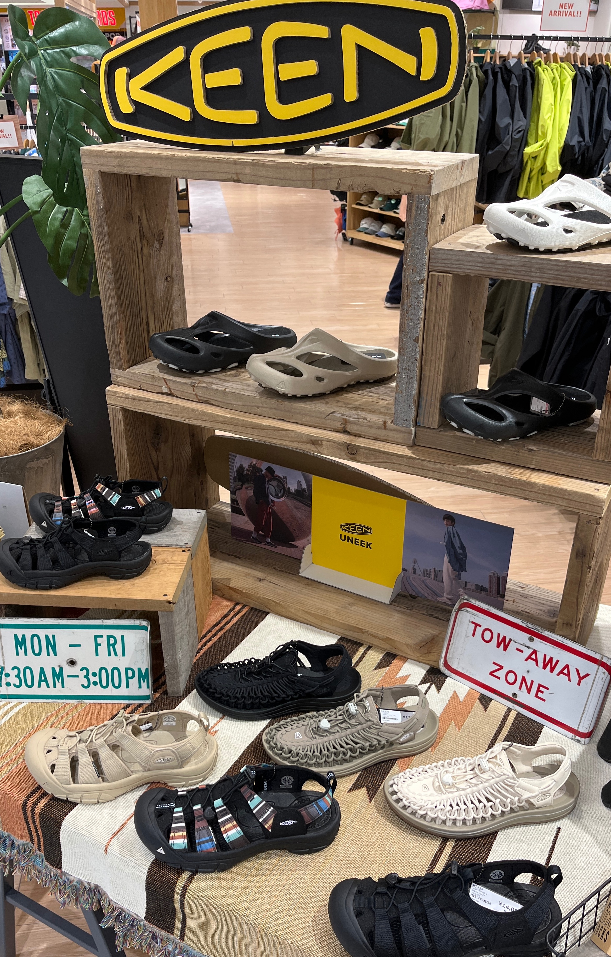 セール！人気 NINE WEST デザインサンダル JACARAN SALE!! 人気ブランド NINE WEST デザインサンダル 選べるカラー
