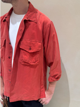 シルクシャツ