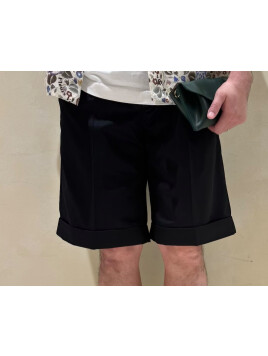 ショートパンツ