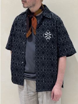 シャツ