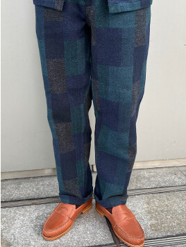  イージーパンツ