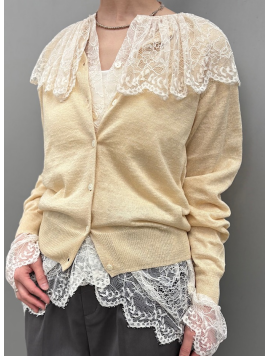 レースブラウス