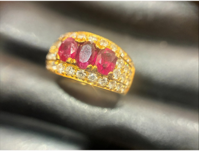 【高価買取】色石・メレダイヤ付きK18リングをお買取りいたしました！💍✨