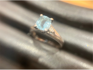 PT900 色石付きリングを高価買取いたしました✨