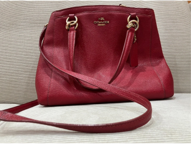 🎀コーチ レザーショルダーバッグ（赤）お買取いたしました！👜
