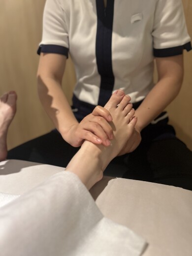歩き疲れ、だるさ、むくみに★大人気メニュー【フットセラピー45分】
