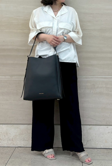 【新作🤍】シンプルな縦型トートバッグ👜