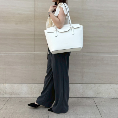 【A4✨】ポーチ付きの大容量トートバッグ👜
