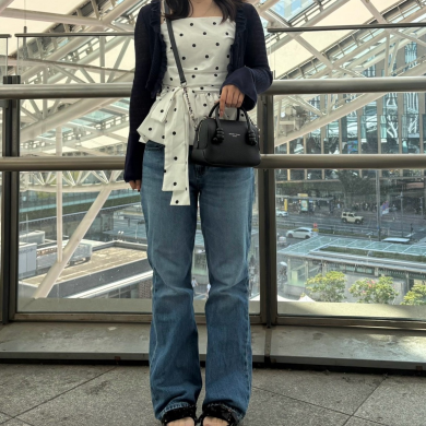 【大人気🖤】丸いフォルムが特徴的なショルダーバッグ✨