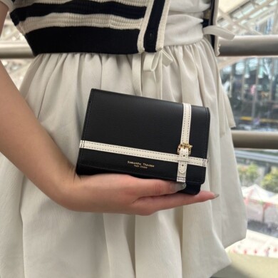 【大人気✨】ベルトデザインの二つ折財布🎀