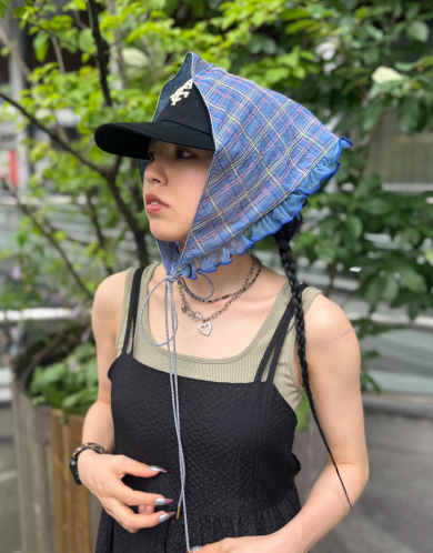 【コーディネートのアクセントにおすすめ💎✨チェック柄刺繍のバブーシュカ】