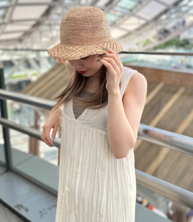 【フロントとツバで網目が違う❣❣見た目もお洒落なラフィアハット】