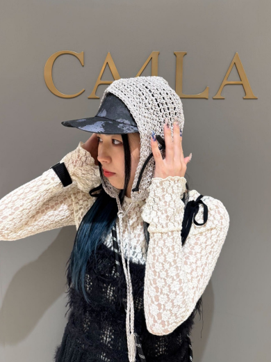 【キャップと合わせてこなれ感を演出🧢キラキララメ糸のフード】