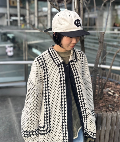 【フロントのオリジナリティ溢れるロゴがチャームポイント💧キャップ】