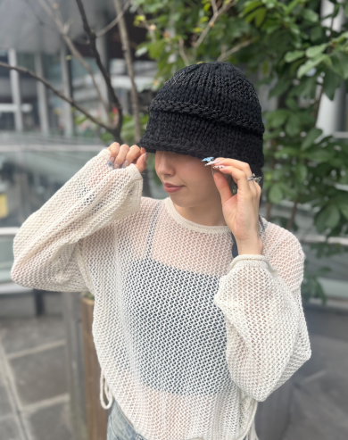 【さり気ない個性が光る逸品✨💗チェーン糸を編み込んだシングルニット】