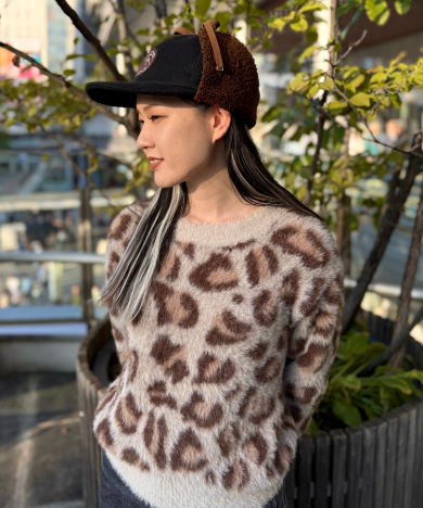 【頭にフィットするよう丸い形に○シコロ付きキャップ】