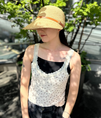 【腰の牛革がアクセントに🖼キャスケット】