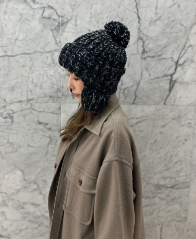 【トップのポンポンが可愛らしい♡耳付きニット】