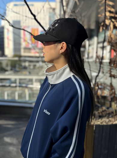 【コード×スタッズで遊び心満点💙✨大人のベースボールキャップ】