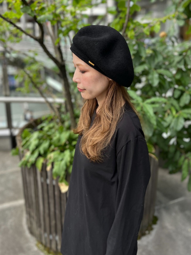 【サイドのシンプルなパーツ付き◎ベレー帽】