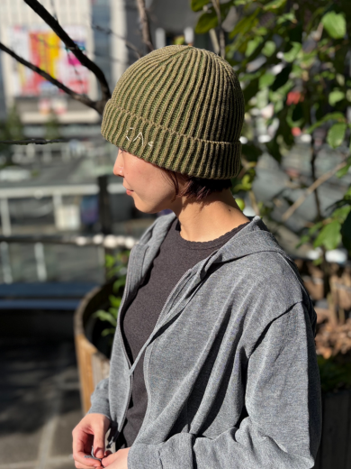 【ラフな雰囲気が魅力🍃✨2色の糸を使用した折り返しニット】