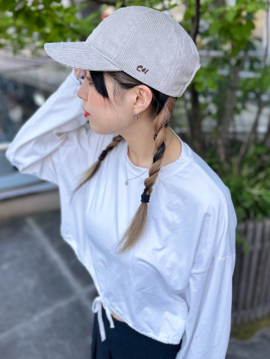 【コーデュロイ素材とワンポイント刺繍がトレンド📌ベースボールキャップ】
