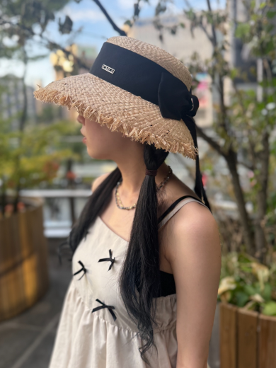 【垂れリボンがエレガントな雰囲気💎✨ラフィアで仕立てたカサブランカ】