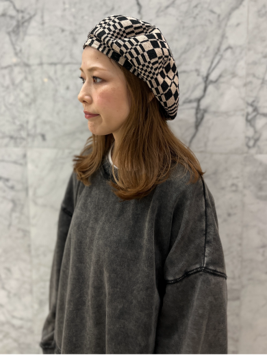 【シンプルなコーデのアクセントに✫ベレー帽】