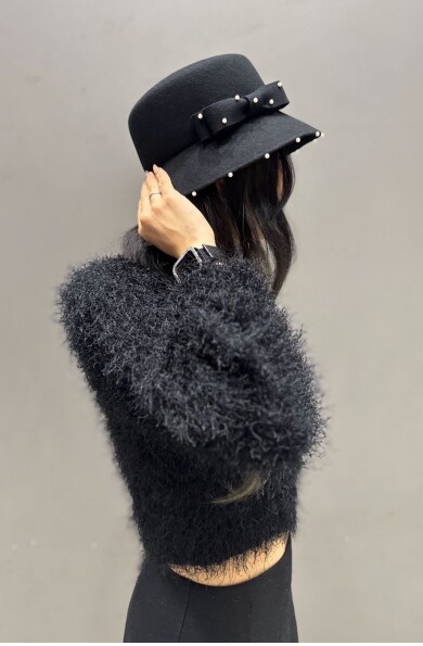 【散りばめられているパールで上品さUP⇗⇗アトリエメイドのクロシェ】