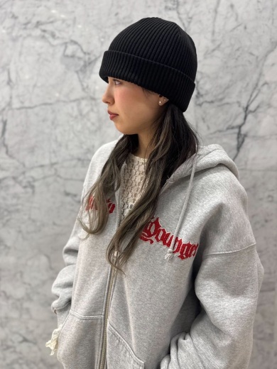 【サイドのワンちゃんワッペンがチャームポイント🐩ニット帽】