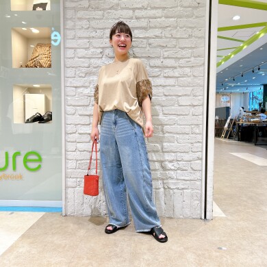 【trois】袖がポイント‼️サラサラ素材トップス