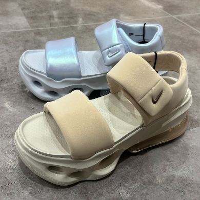 ☆NIKE☆新商品!