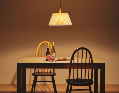 優しい光を生みだすシェード