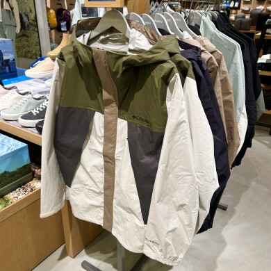 【お店で一番人気！防水ジャケットのご紹介】