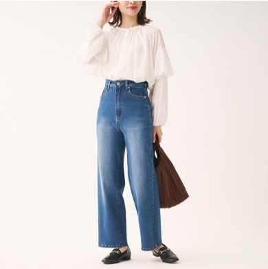 👗お腹まわりスッキリ！内側サポートゴムで“細見え”を叶えるストレートデニム👗