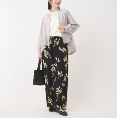 👗【接触冷感】ブラウス感覚でさらりと。バックギャザーシアーブルゾン👗