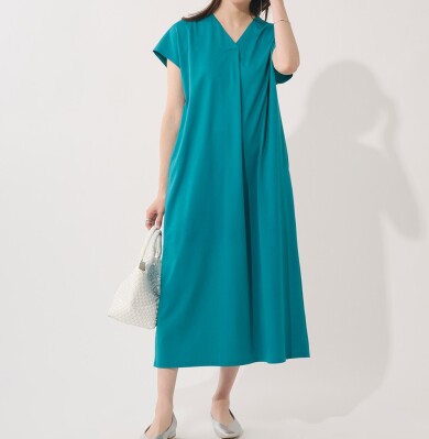 👗楽ちんキレイ見え！【すごナノ撥水】Vネックカットソーワンピー👗