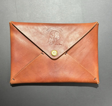 ラウンブラウン Clutch bag レタークラッチバッグ BBL-M25