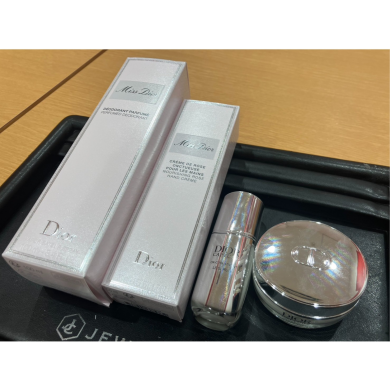 ディオールコスメおまとめ買取いたしました♪