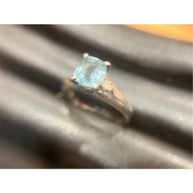 PT900 色石付きリングを高価買取いたしました✨