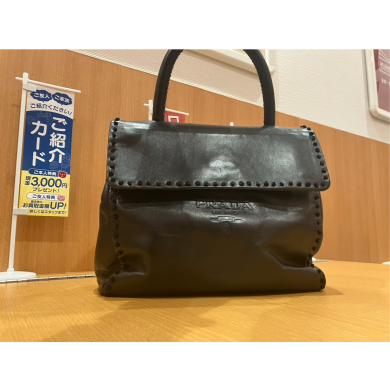 プラダレザーハンドバッグをお買取り致しました！