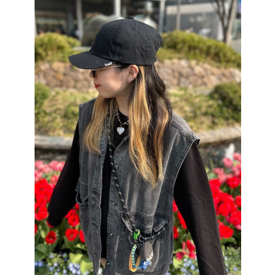 【サイドの金具がチャームポイントベースボールキャップ🥎】