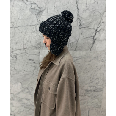 【トップのポンポンが可愛らしい♡耳付きニット】