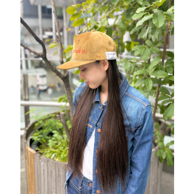 【カジュアルさとモードさのバランスが絶妙💎✨ボールチェーンを飾ったトラッカー風キャップ】
